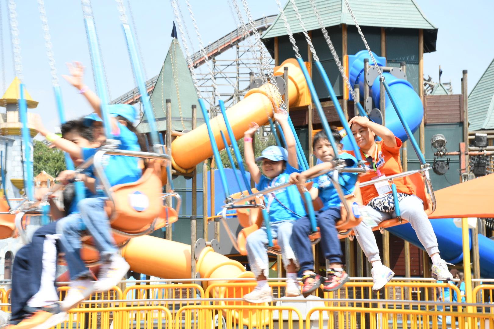 Curso de Verano 2026, Visita a Six Flags México